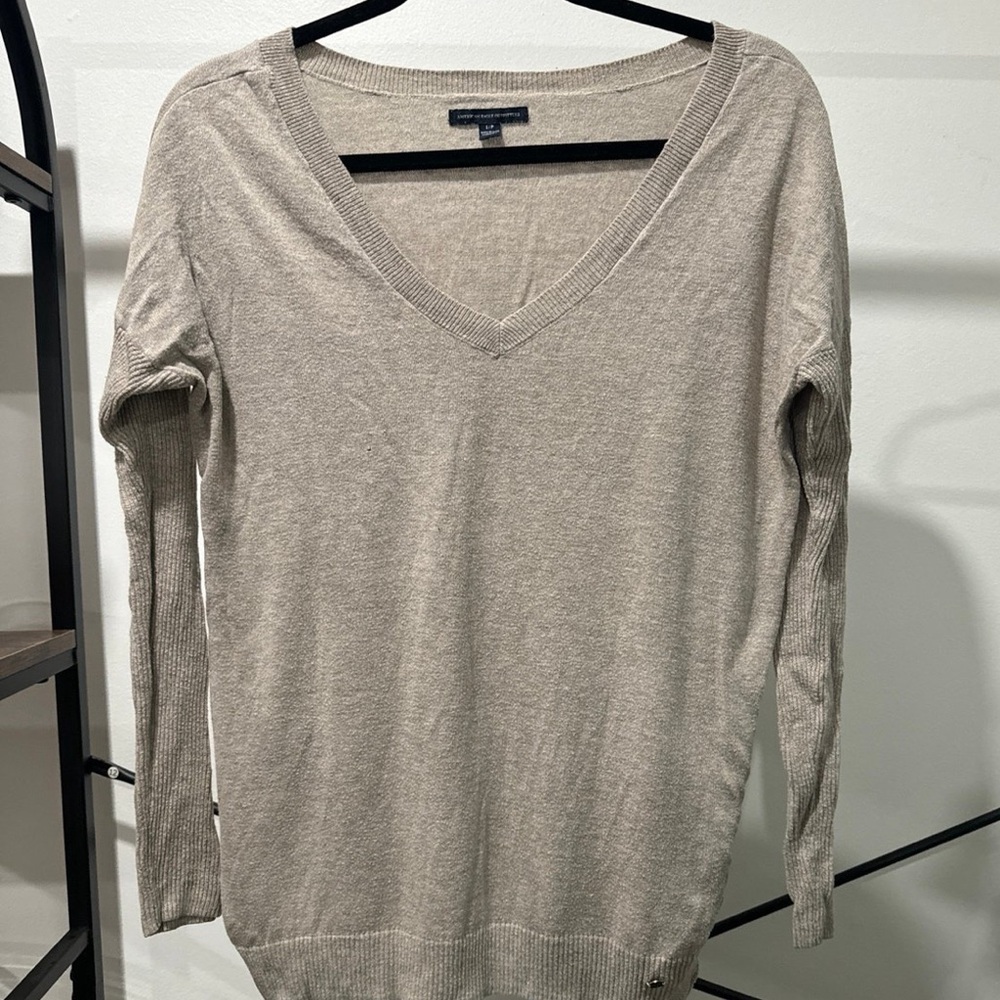 American Eagle Beige V-Neck Sweater